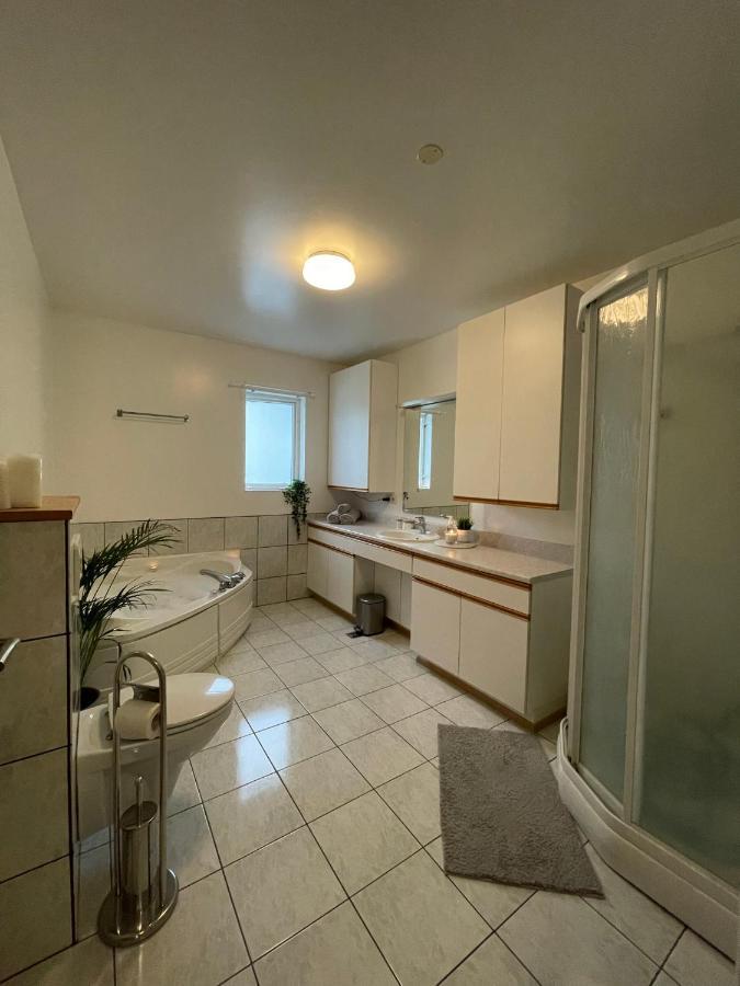 4-Bedroom Villa With Private Gym And Hot-Tub Reykjavík Exterior foto